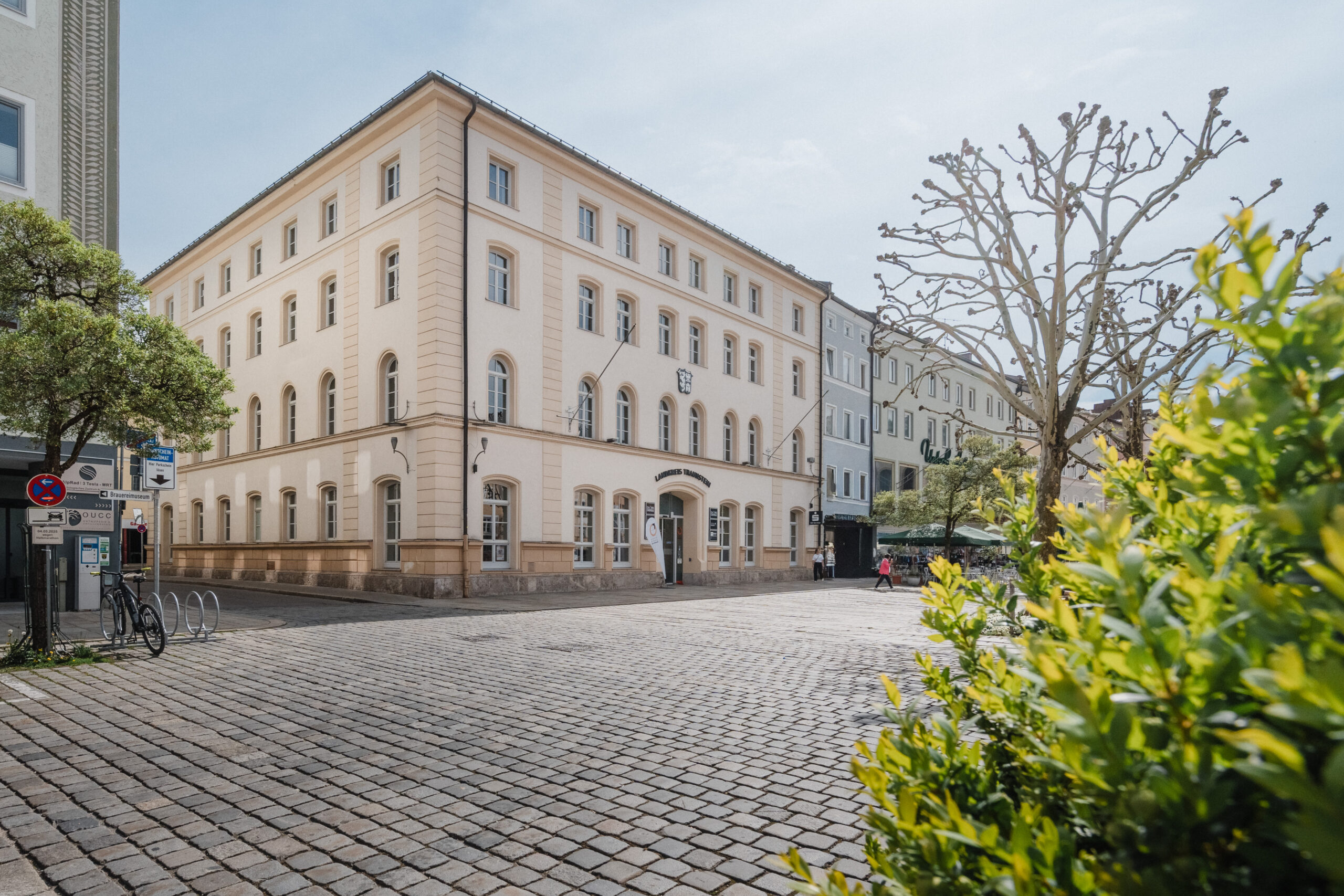 MOREFACTORY Karte Sprechzeiten im Stellwerk 18